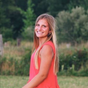 Meet your Posher, Mia